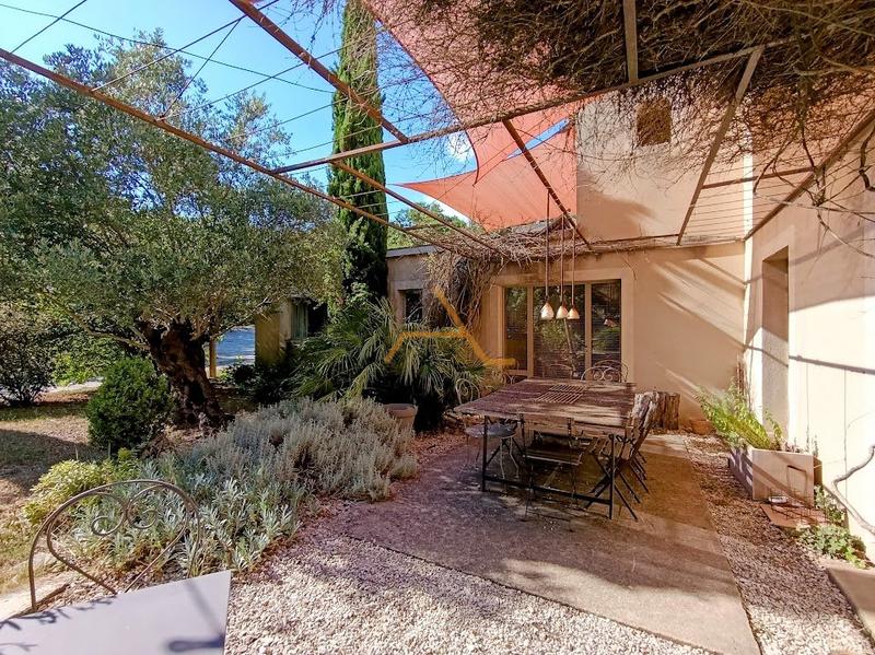 Villa - 240 m² - 8 pièces