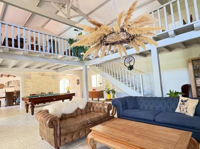 Maison - 400 m² - 8 pièces