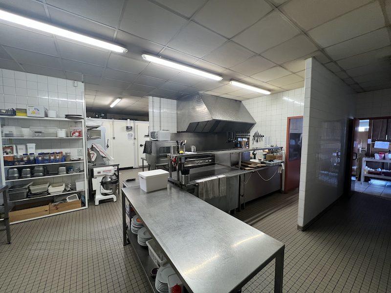 Local commercial - 390 m² - 7 pièces