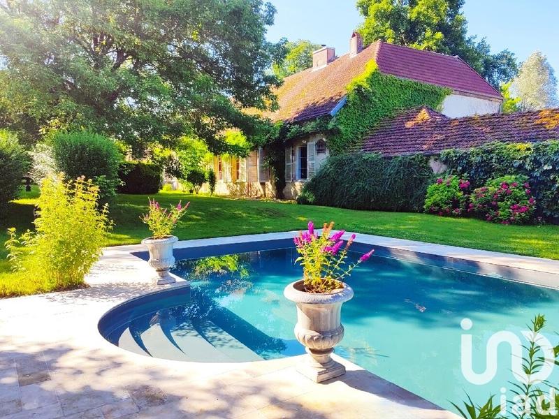 Château - 295 m² - 10 pièces