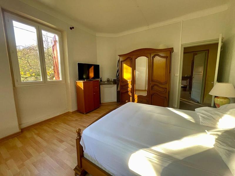 Maison - 198 m² - 7 pièces