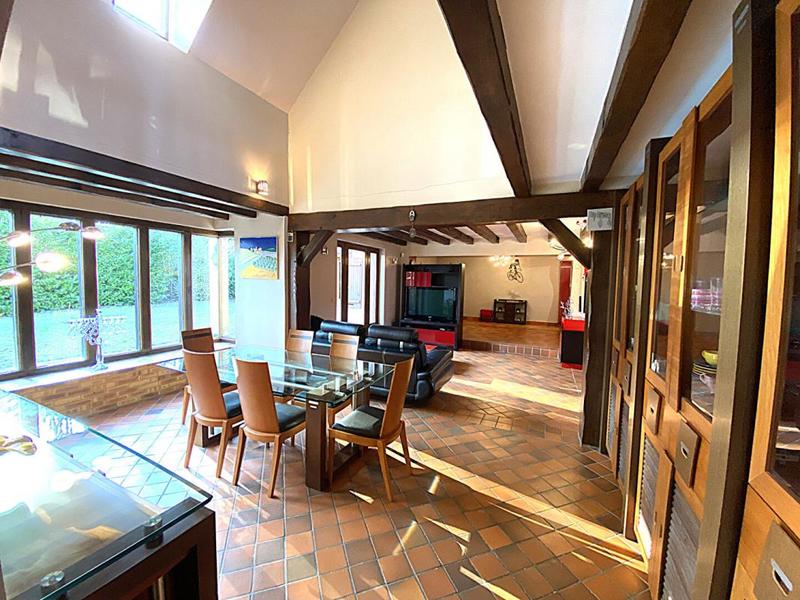 Maison - 368 m² - 6 pièces