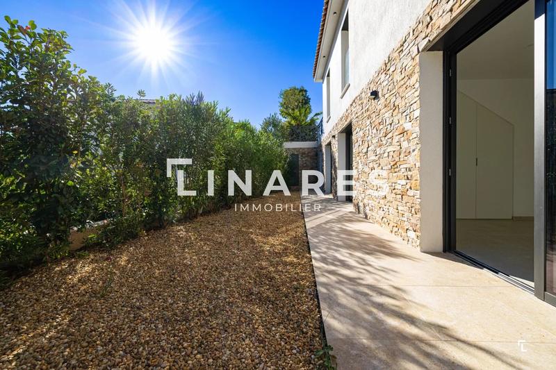 Maison - 234 m² - 7 pièces