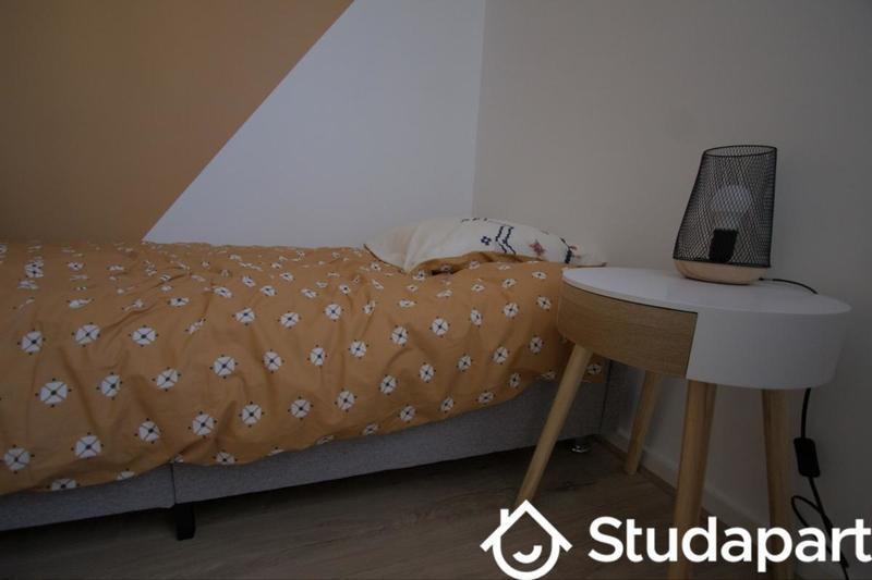 Chambre - 10 m² - 1 pièce