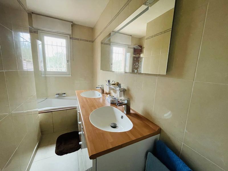 Maison - 103 m² - 5 pièces