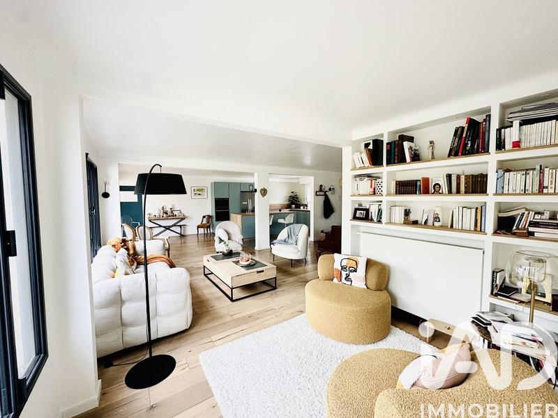 Maison - 216 m² - 12 pièces