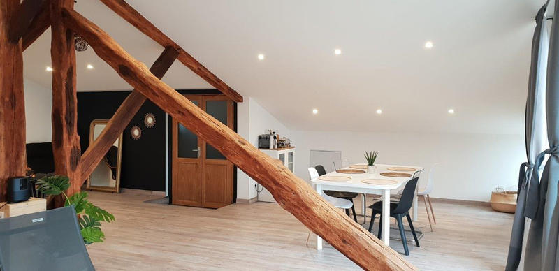 Loft - 236 m² - 7 pièces