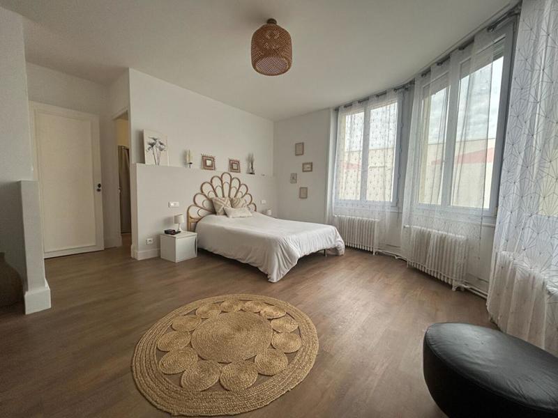 Maison - 226 m² - 9 pièces