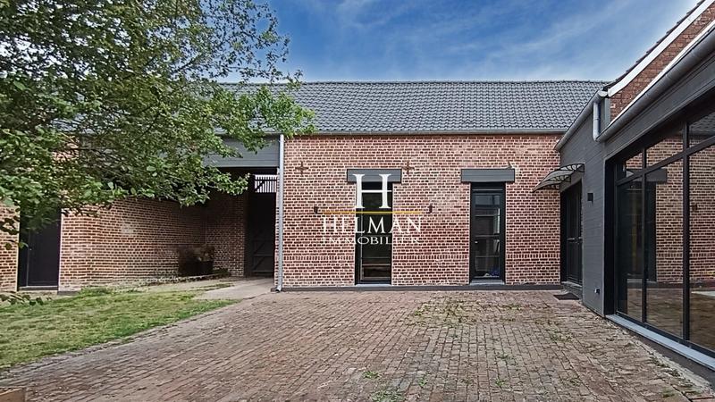 Maison - 195 m² - 7 pièces