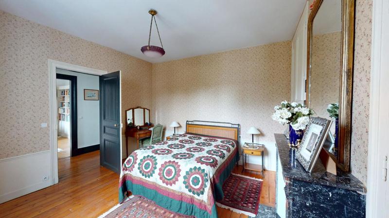 Maison - 229 m² - 7 pièces