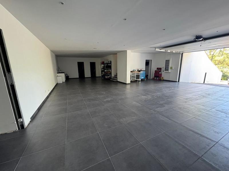 Maison - 202 m² - 8 pièces