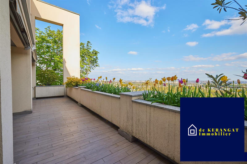 Maison contemporaine - 267 m² - 8 pièces