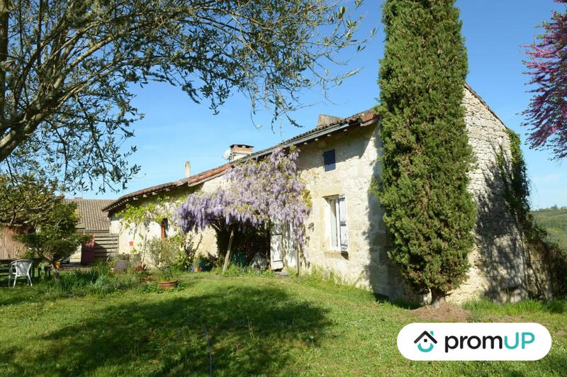 Maison traditionnelle - 148 m² - 4 pièces