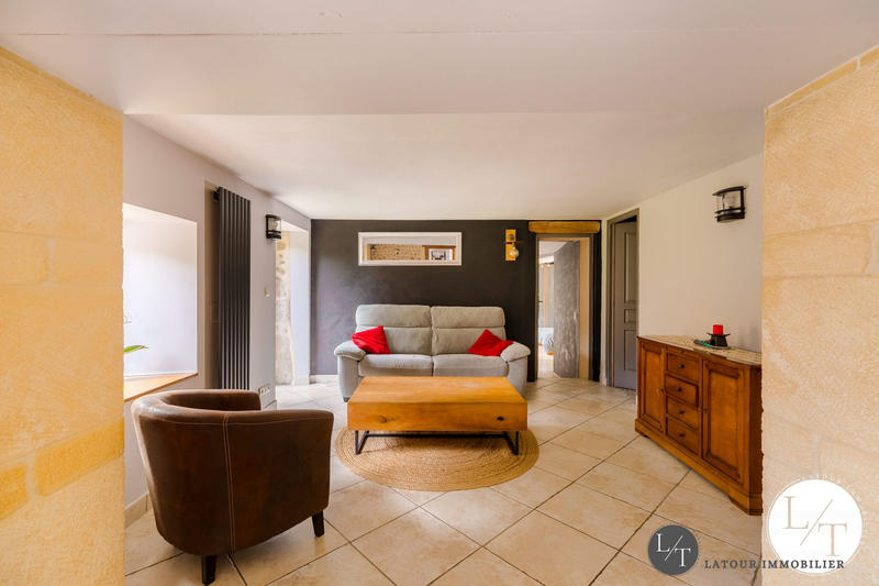 Maison - 220 m² - 10 pièces