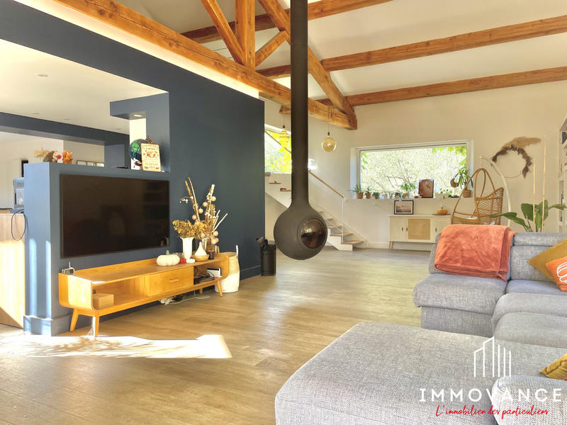 Maison traditionnelle - 240 m² - 6 pièces