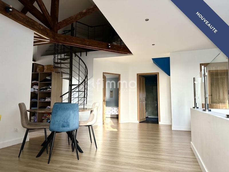 Duplex - 247 m² - 8 pièces