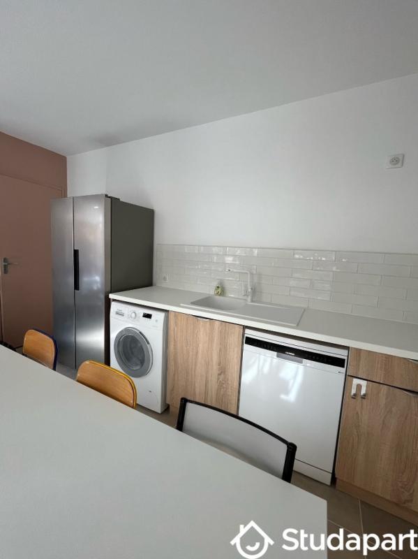 Chambre - 13 m² - 1 pièce