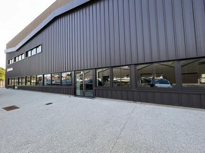 Local d'activité / Entrepôt - 1 550 m²