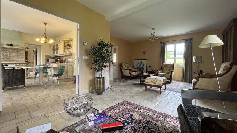 Maison traditionnelle - 190 m² - 6 pièces