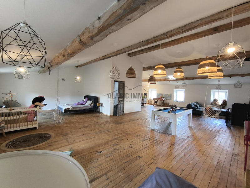 Propriété - 420 m² - 10 pièces