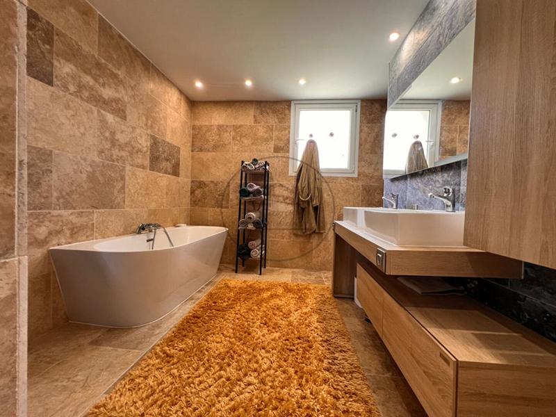 Maison provençale - 183 m² - 4 pièces