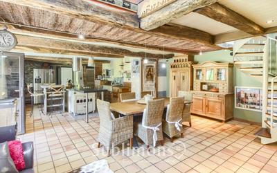 Maison - 263 m² - 8 pièces