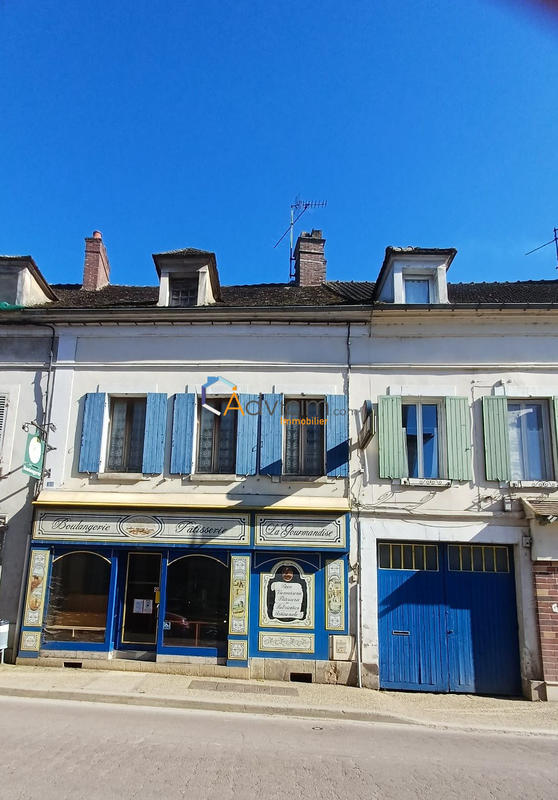 Local commercial - 216 m² - 7 pièces