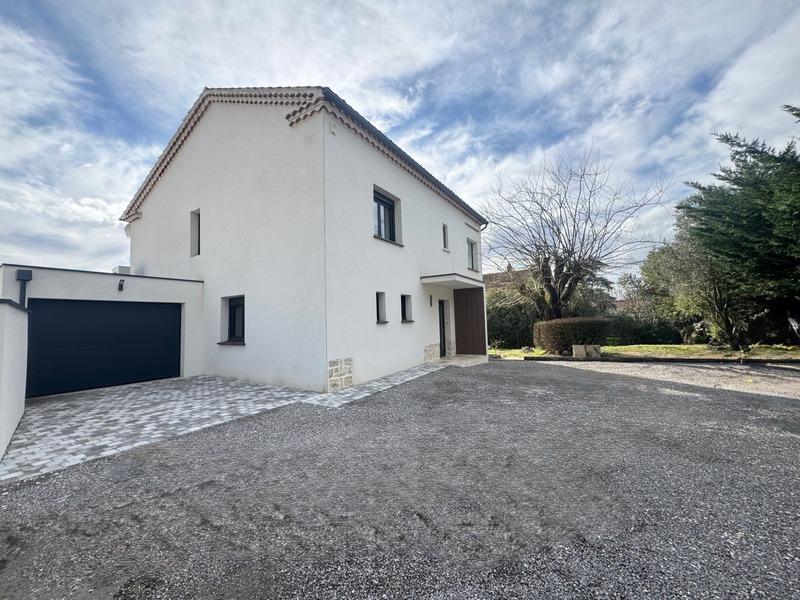 Maison - 170 m² - 7 pièces