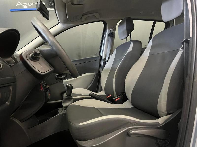 Renault Clio III 5 Portes Phase 2 1.5 dCi 68 cv