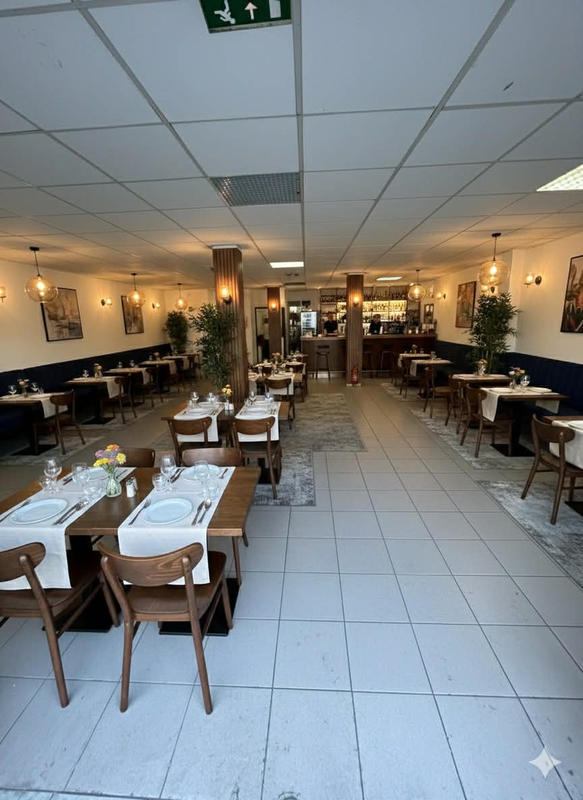 Local commercial - 319 m²