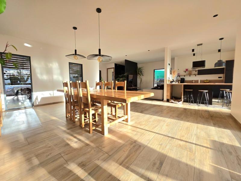 Maison - 167 m² - 6 pièces