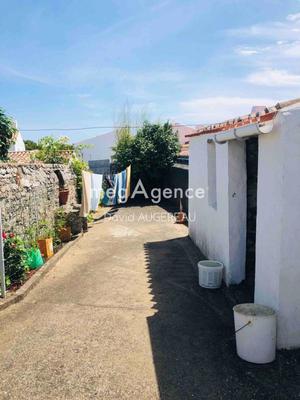 Maison traditionnelle - 163 m² - 8 pièces