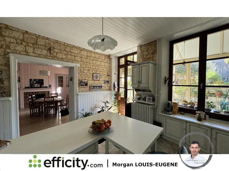 Maison - 282 m² - 10 pièces