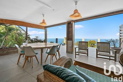 Maison - 215 m² - 9 pièces