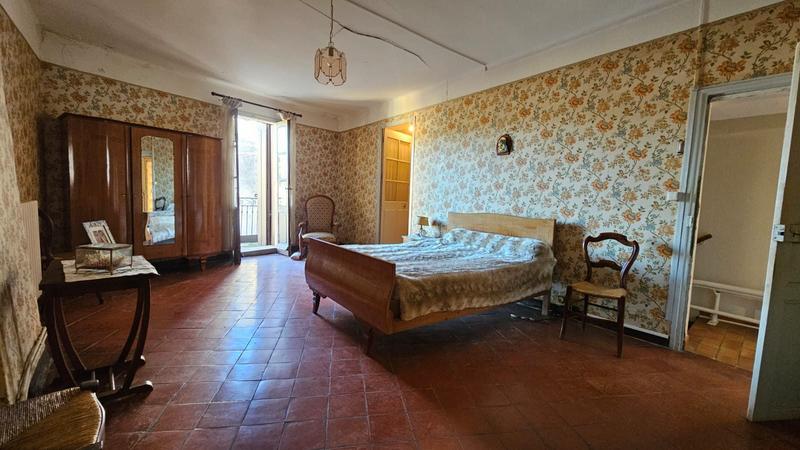 Maison - 280 m² - 7 pièces