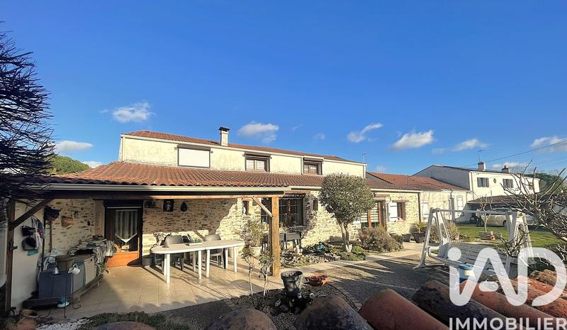 Maison - 248 m² - 8 pièces