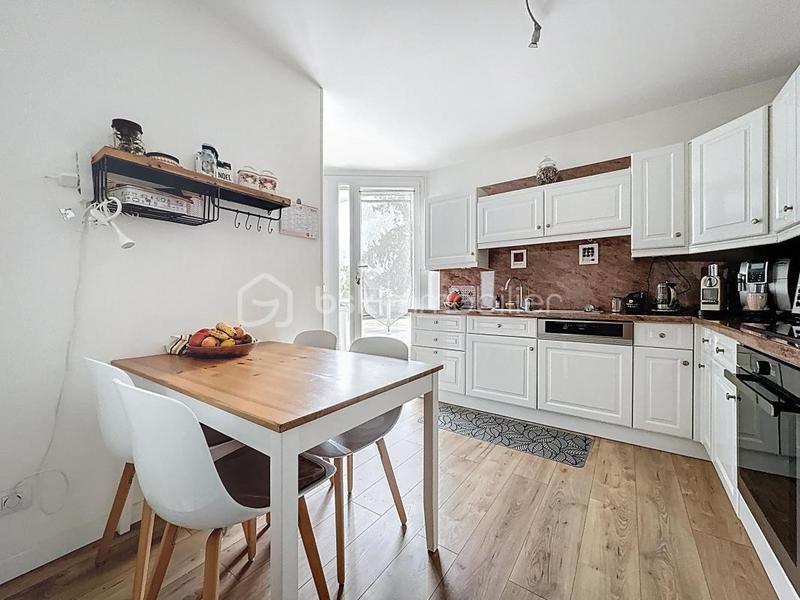 Appartement - 102 m² - 5 pièces