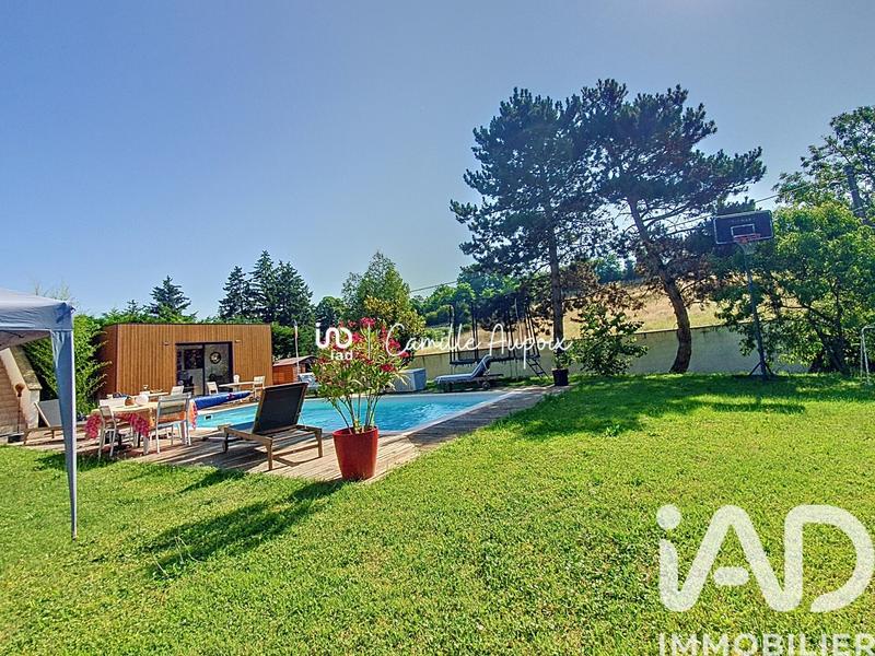 Maison - 247 m² - 10 pièces