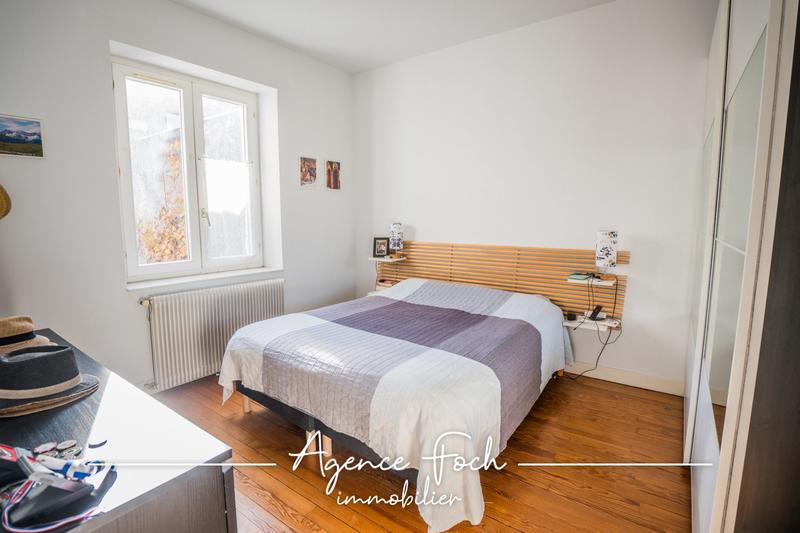 Maison - 210 m² - 6 pièces