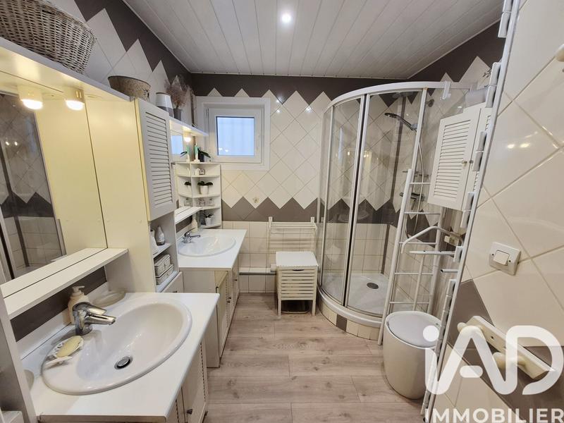 Maison - 95 m² - 5 pièces