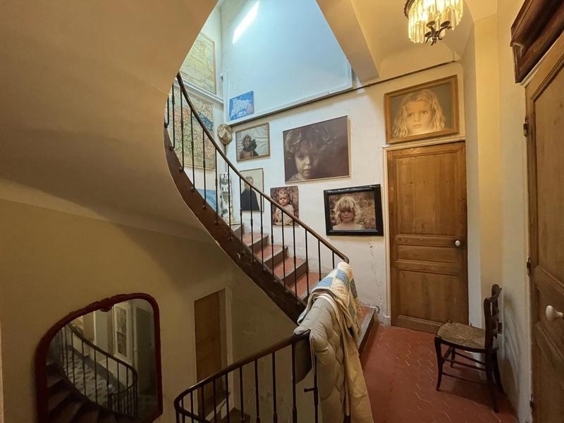 Maison - 413 m² - 17 pièces