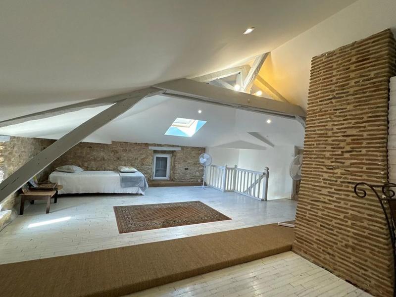 Maison - 537 m² - 22 pièces