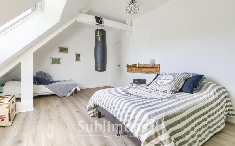 Maison - 235 m² - 9 pièces