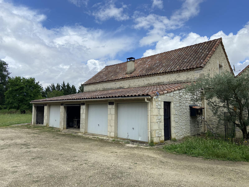 Maison - 406 m² - 9 pièces
