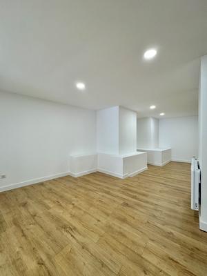 Local commercial - 121 m² - 2 pièces