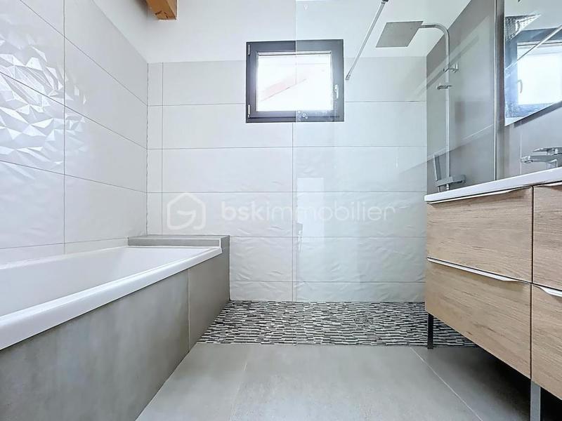 Maison - 115 m² - 4 pièces