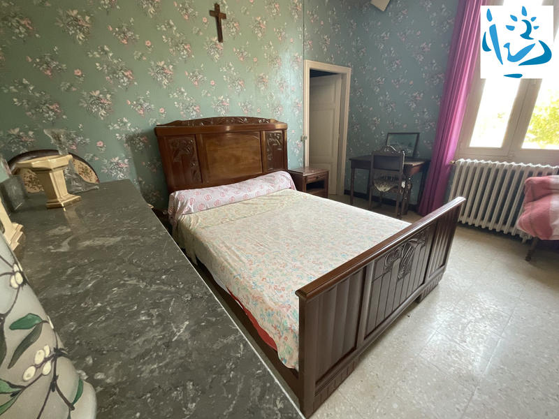 Maison - 205 m² - 9 pièces