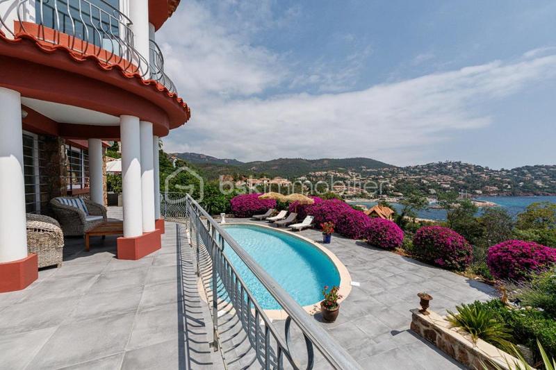 Villa - 219 m² - 5 pièces