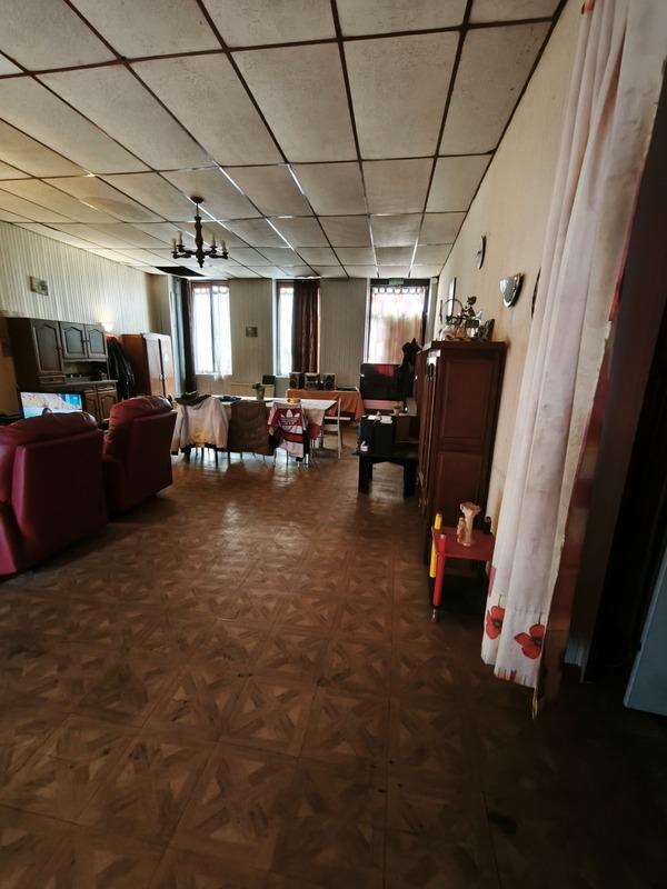 Maison - 236 m² - 9 pièces