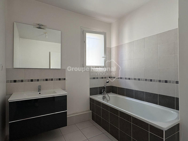 Appartement - 75 m² - 3 pièces